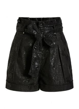 Чорні шорти з поясом шорти з високою посадкою шорти в зміїний принт guess чёрные шорты в принт змеи