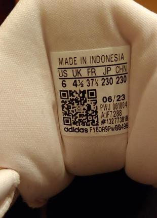 Женские кроссовки adidas6 фото