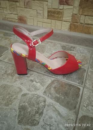 Босоножки 2