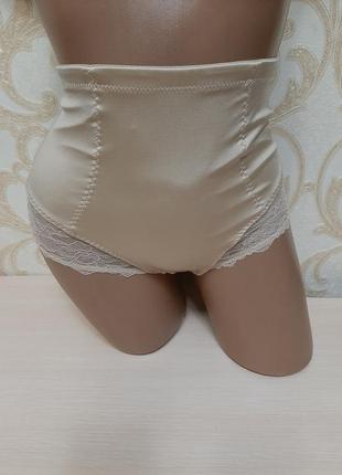 Высокие утягивающие корректирующие трусики c&a