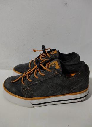 Кроссовки замшевые роликовые детские фирмы heelys, страна производитель сша.