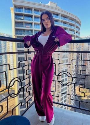 Женский велюровый костюм с вышивкой