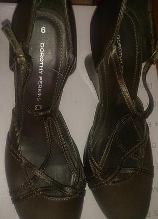 Стильні туфлі хакі р40 dorothy perkns шкіра
