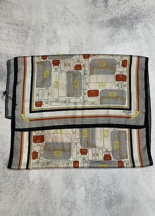 Fendi стильный шелковый платок