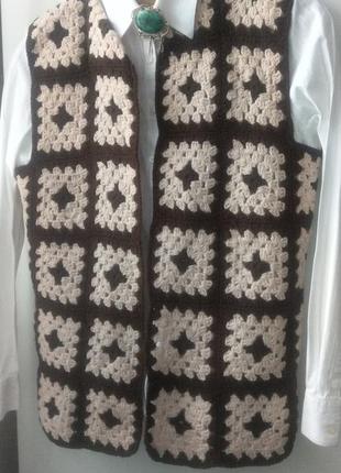Вязаный жилет. ручная работа ( р.s - m )