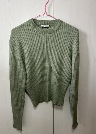 Теплый женский вязаный свитер размера с/s светло масляный цвет