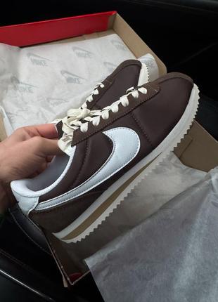 Женские кроссовки nike cortez brown