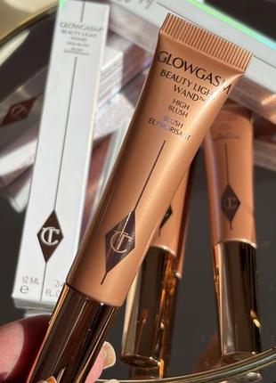 Жидкие кремовые румяна - хайлайтер charlotte tilbury peachgasm