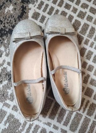 Нарядные, блестящие туфли для девочки,27 размер, waikiki