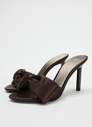 Босоніжки на підборах з  бантом zara