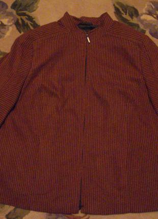 Дуже гарний строгий офісний жакет великого розміру