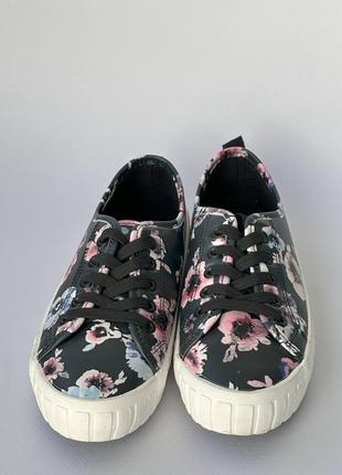Кеди від h&m