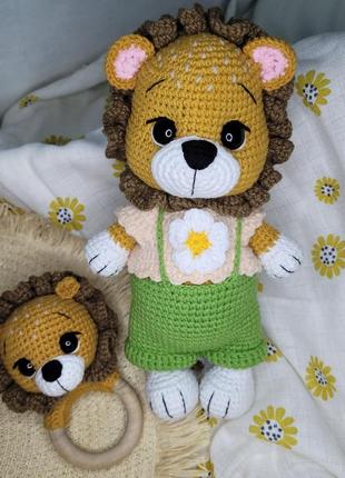 Набор для новорожденных "левёнок" с игрушкой и погремушкой