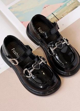 Дитячі туфлі для дівчинки