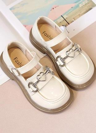 Дитячі туфлі для дівчинки