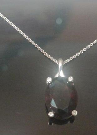 Цепочка с кулоном.