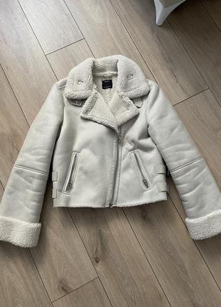 Женская дубленка от bershka