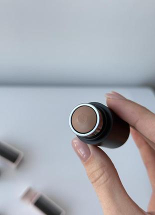 Кремовый сток для контуринга скульптор бронзер westman atelier biscuit face trace cream contour stick