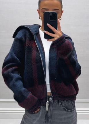 Жіночий кардиган у клітинку zara s з високим коміром на блискавці