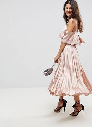 Атласне плаття плісе з відкритими плечима asos disign