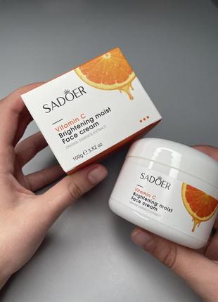 Відбілюючий та зволожуючий крем із вітаміном с sadoer vitamin c brightening cream , 100 грам