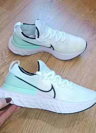 Кроссовки 38р. nike