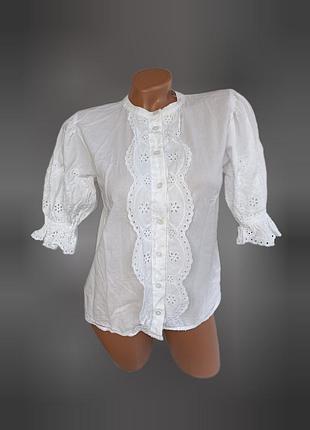 Белая коттоновая блузка с кружевом
