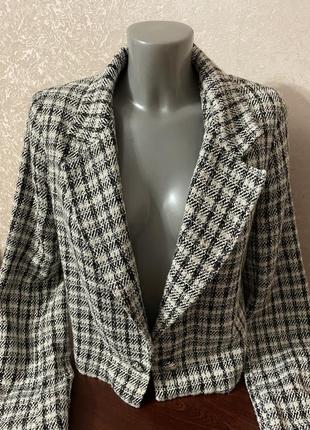 Піджак в стилі шанель