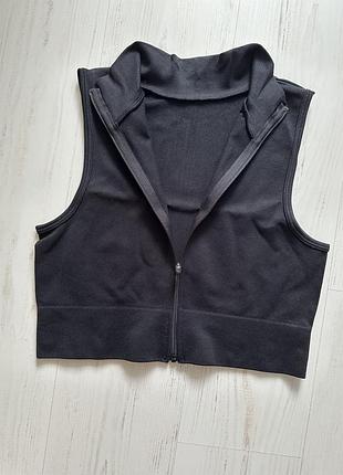 Спортивный топ