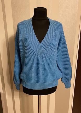 Классный свитер с v образным вырезом оверсайз  голубой