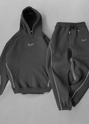 Спортивный мужской костюм nike