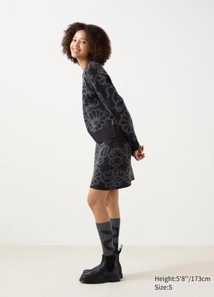 Костюм uniqlo свитер и юбка