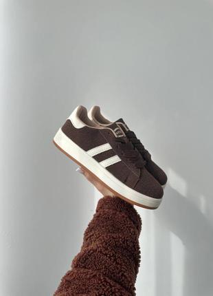 Стильные кроссовки из замши