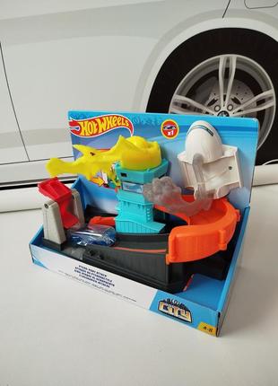 Ігровий набір hot wheels монстри в місті птеро атака gbf94