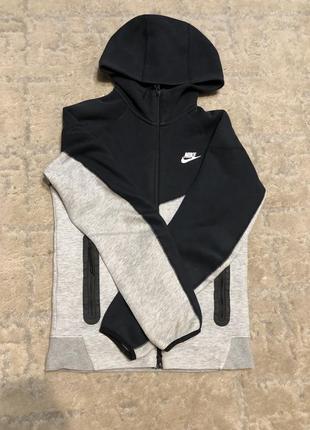 Nike tech fleece