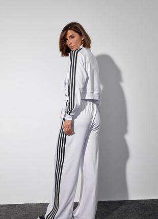 Спортивный костюм женский с лампасами с полосками3 фото