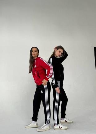 Якісні спортивні костюми adidas