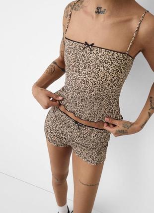 Новый леопардовый топ майка на бретельках бесшовный топ тренд bershka