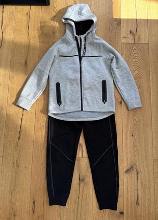 Стильний спортивний костюм хлопчику