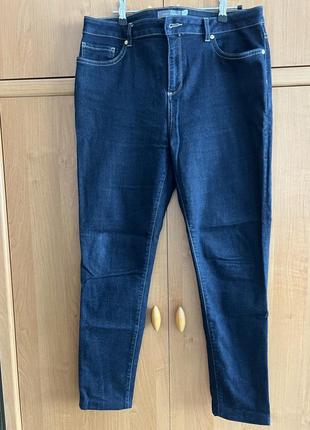 Гарні якісні джинси відомого бренду