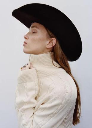 Бежевый свитер с молнией zara new