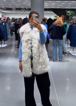 Хутряний жилет zara