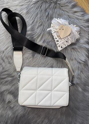 Гарна стильна трендова сумка через плече з текстильним ремінцем karlos maroni