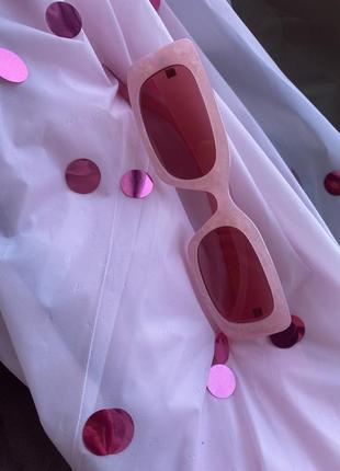 Розовые очки