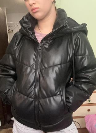 Куртка чорна pull&amp;bear