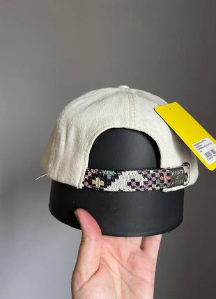 Кепка унисекс "акцент" молочная с эксклюзивной вышивкой