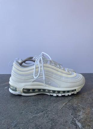 The nike Jordan Lunar Force 1 Duck Boot is equipped for the colder months and here s a look at the upcoming