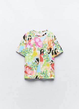 Яркая футболка с принтом zara.