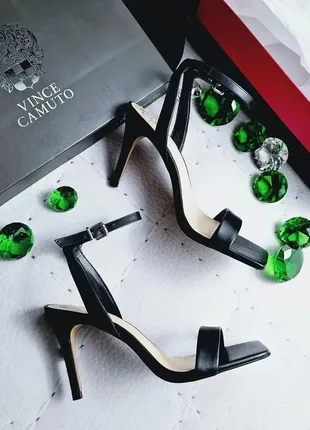 Vince camuto оригінал чорні шкіряні босоніжки на шпильці