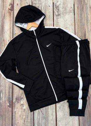 Спортивный костюм из дайвинга на весну nike